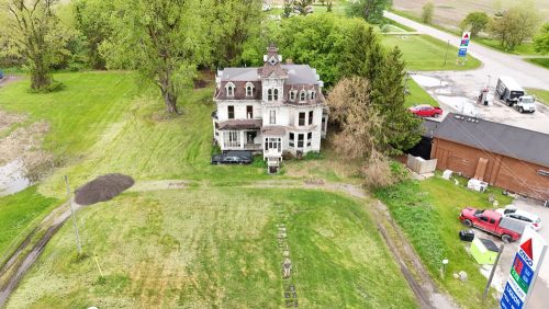 bruce-mansion-haunted-10