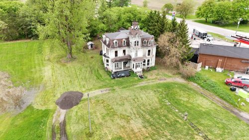 bruce-mansion-haunted-7