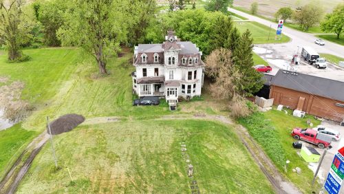 bruce-mansion-haunted-8