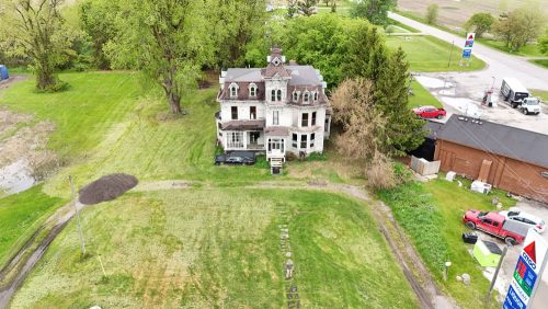 bruce-mansion-haunted-9